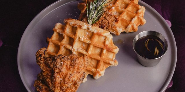 Sunshine Waffle & Soul Stack