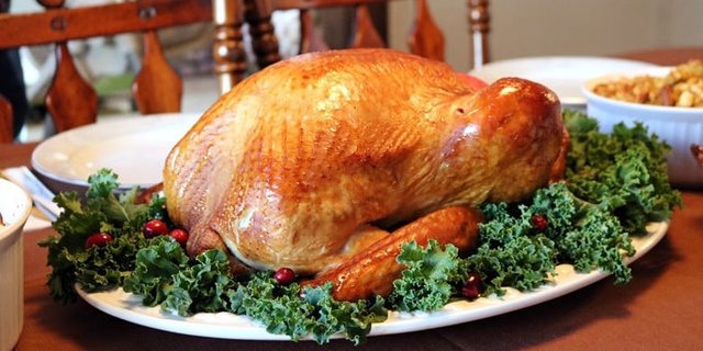Holiday Heat & Serve Complete Whole Turkey Meal for 12