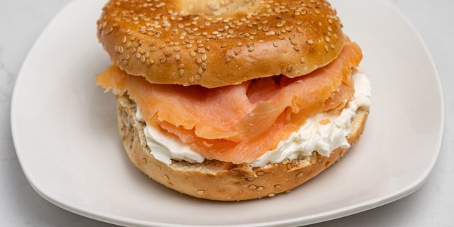 Smoked Salmon & Cream Cheese Bagel