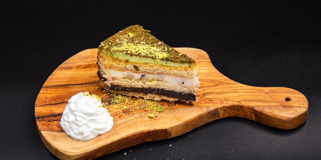 Pistachio Cake
