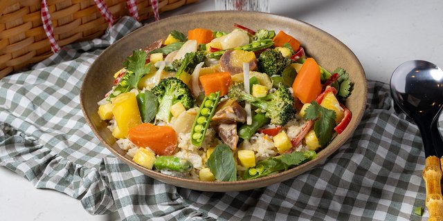 Spicy Coconut Green Curry Bowl