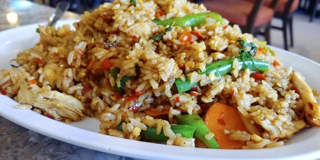 Spicy Basil Leaf Fried Rice