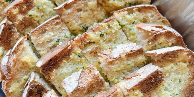 Garlicky Bread