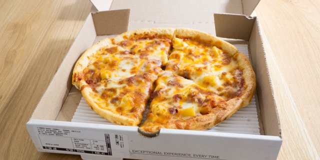 Hawaiian Pizza