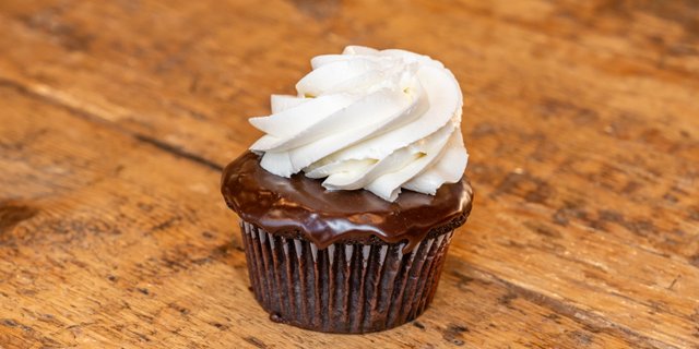 Cookies-N-Cream Cupcake