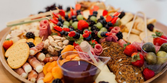 Charcuterie Tray (Meal Sized)