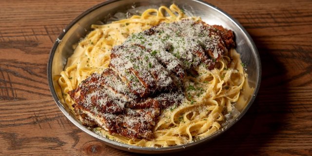 Panéed Chicken Alfredo