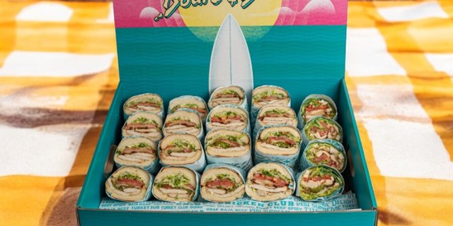 Grilled Sandwich Box & 20 Chips Package