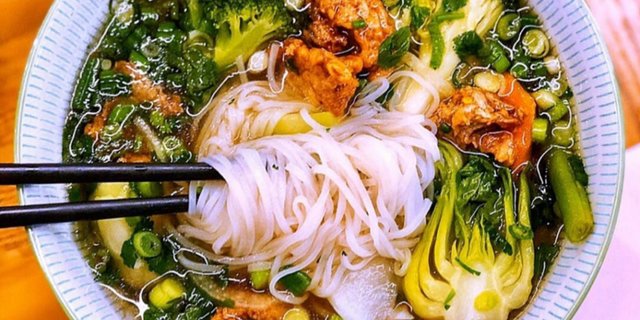 Vegetarian Pho Noodle Soup w/ Soy Protein