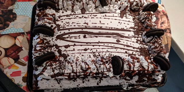 Large Gourmet Ice Cream Cakes