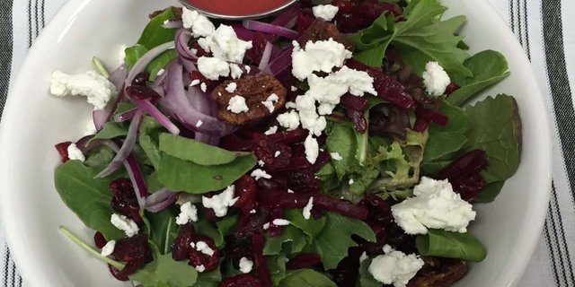 Spinach & Goat Cheese Salad