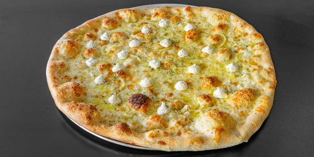 Mike's White Pizza