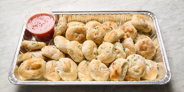 Garlic Knots (MEDIUM)