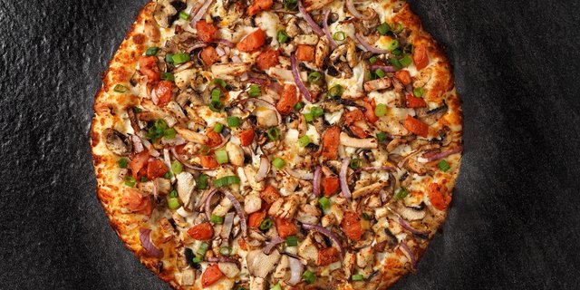 Chicken & Garlic Gourmet Pizza