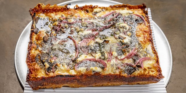 Gluten-Free Life is Truff 2020 Pizza