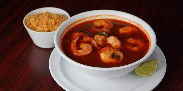Caldo de Camarón y Pescado