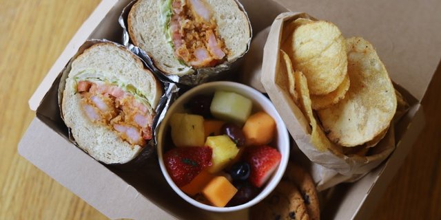 Shrimp Po’Boy Boxed Lunch