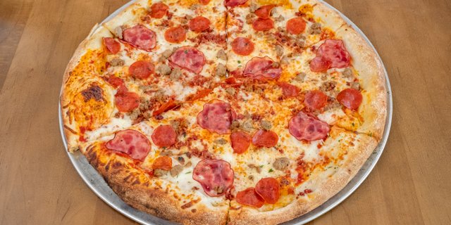 20" Meat Seeker Pizza