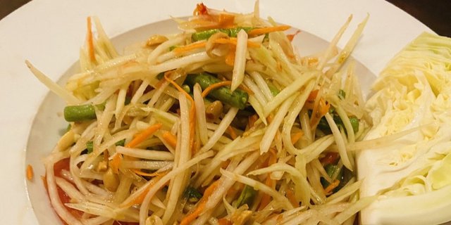 Green Papaya Salad Party Tray