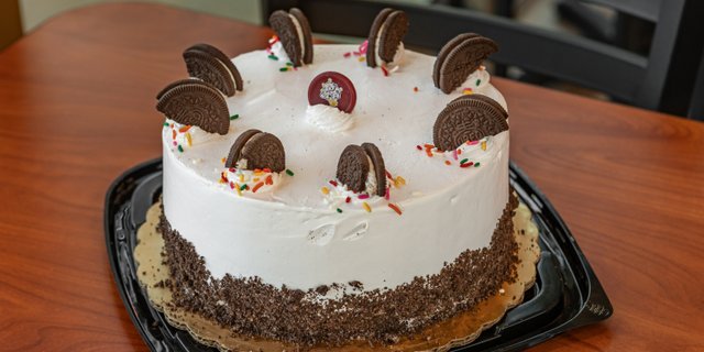 Create-Your-Own Ice Cream Cake