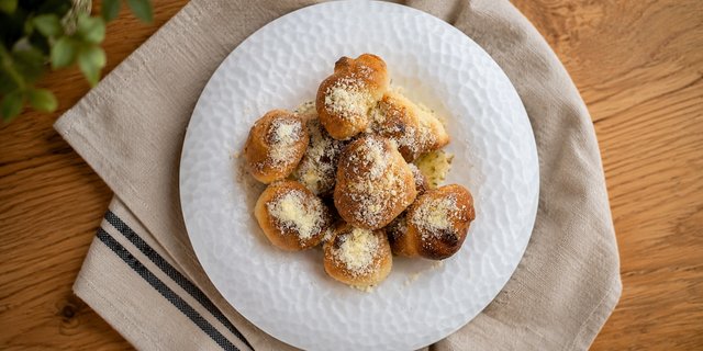 Garlic Knots Tray