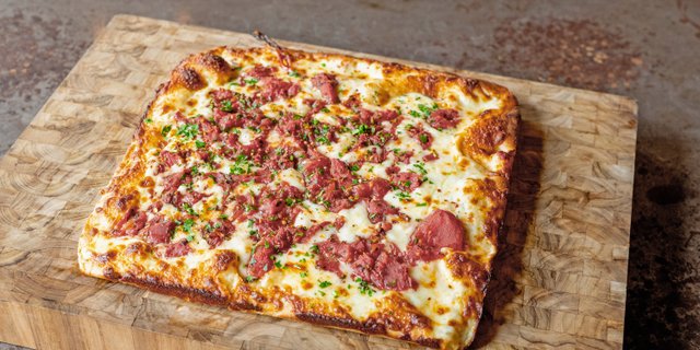 Nonna's Pizza