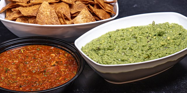 Tortilla Chips Bowl w/ Guacamole & Salsa