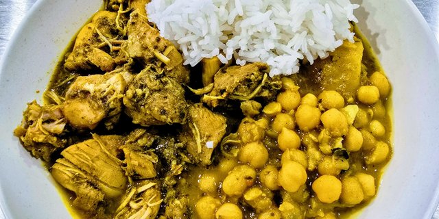Curry Chicken Meal w/ Rice