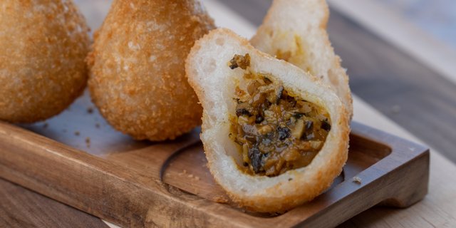 Fried Curry Chicken Puff