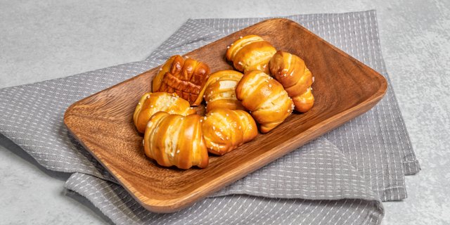 Salted Pretzel Bites