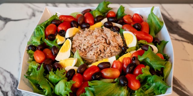Bakey’s Signature Tuna Salad Bowl