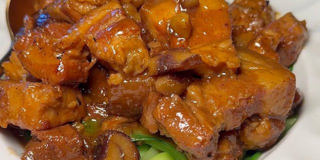 Braised Pork Belly w/ Chestnut Tray