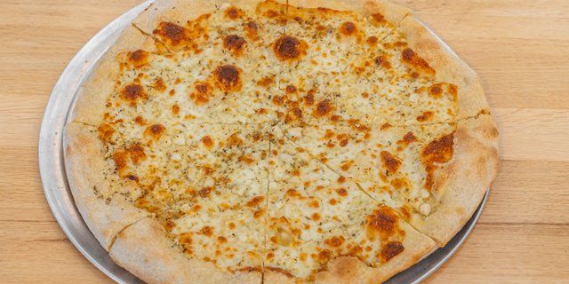 Garlic Crisp Pizza