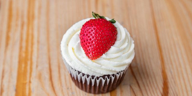 Chocolate Mascarpone Strawberry Cupcake