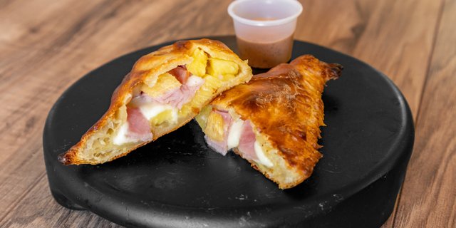 Baked Hawaiian Empanada