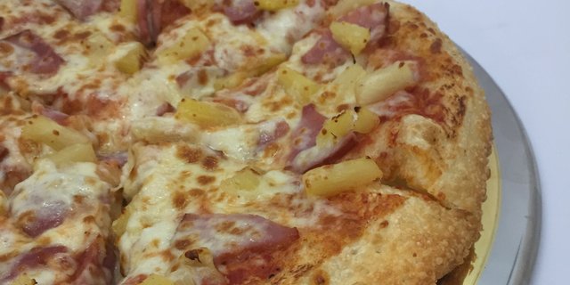 Hawaiian Pizza