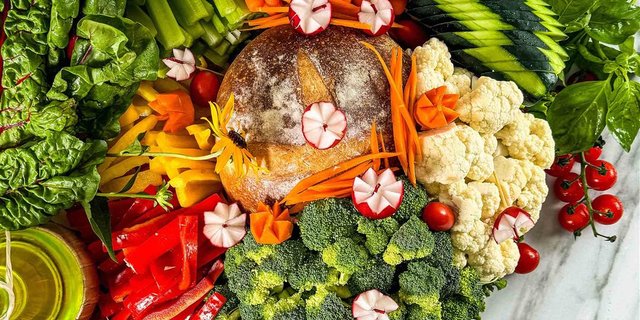 Fresh Cut Seasonal Vegetables