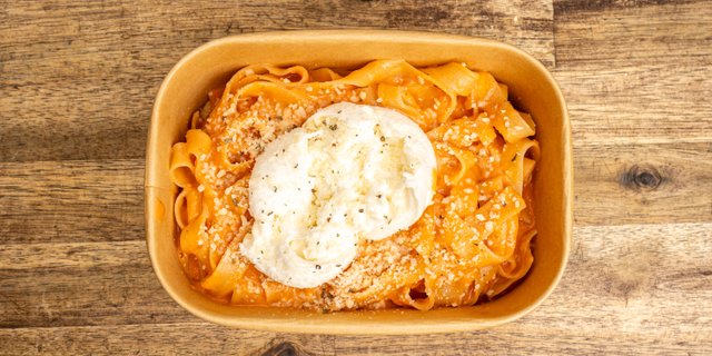 Fettuccine Vodkaish w/ Burrata
