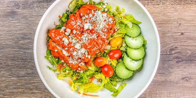 Breaded Buffalo Chicken Salad Tray