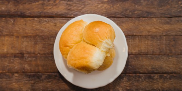 MCL Cloverleaf White Rolls