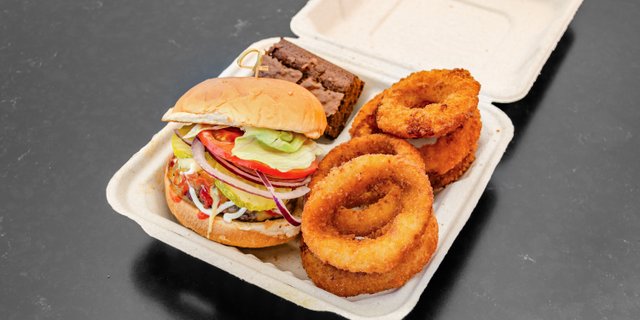 Cheeseburger & Onion Rings Boxed Lunch