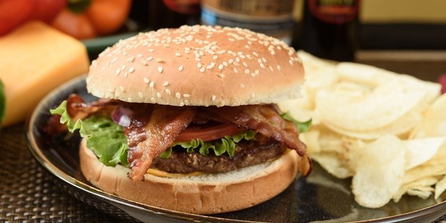 Cheddar & Bacon Cheeseburger