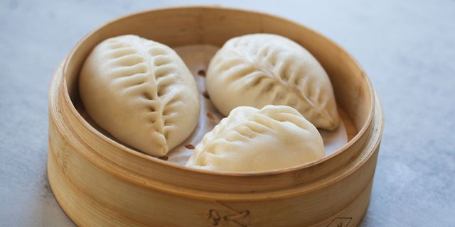 Steamed  Chicken & Shiitake Baos