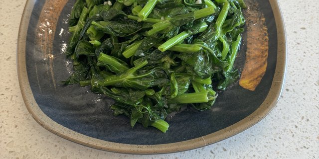 Sugarpeas Leaf with Garlic