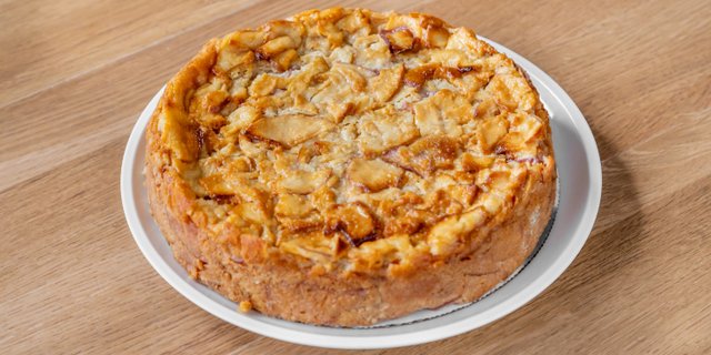 I Am Wholesome-Tuscan Apple Cake