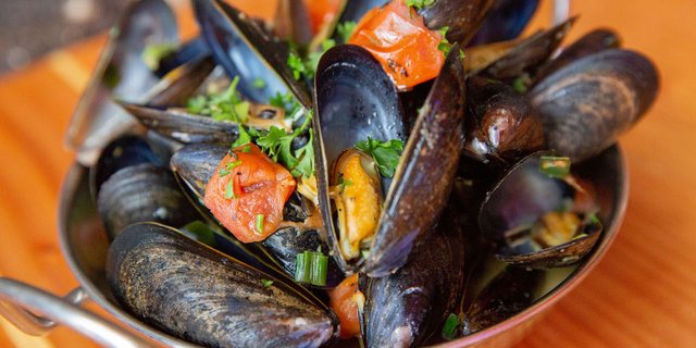 Steamed Mussels