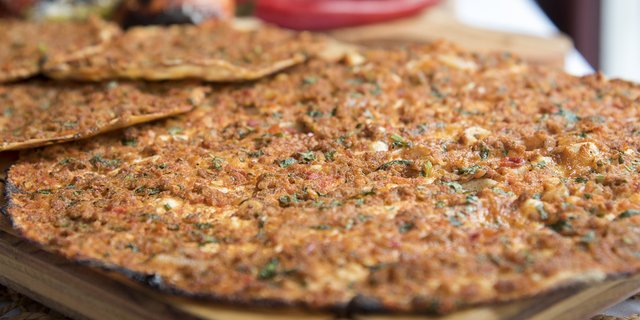 Turkish Pizza (Lahmacun)