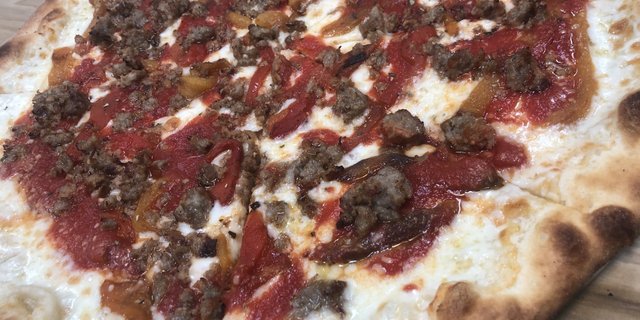 Sausage & Peppers Round Pizza