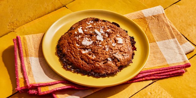 Molasses Chocolate Chunk Cookie