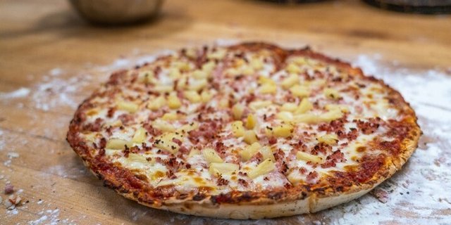 Hawaiian Pizza